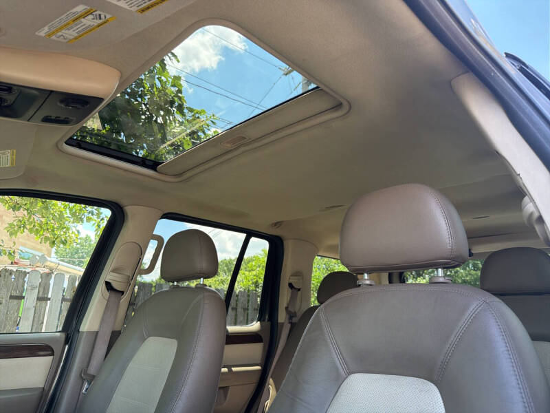 2005 Ford Explorer Eddie Bauer