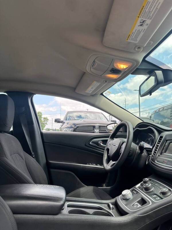 2015 Chrysler 200 Limited