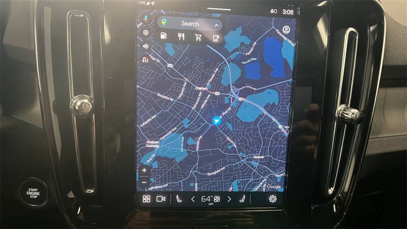 2025 Volvo XC40 B5 Plus Dark Theme