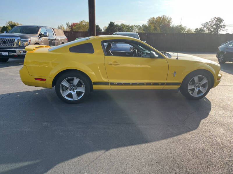 2006 Ford Mustang V6 Deluxe