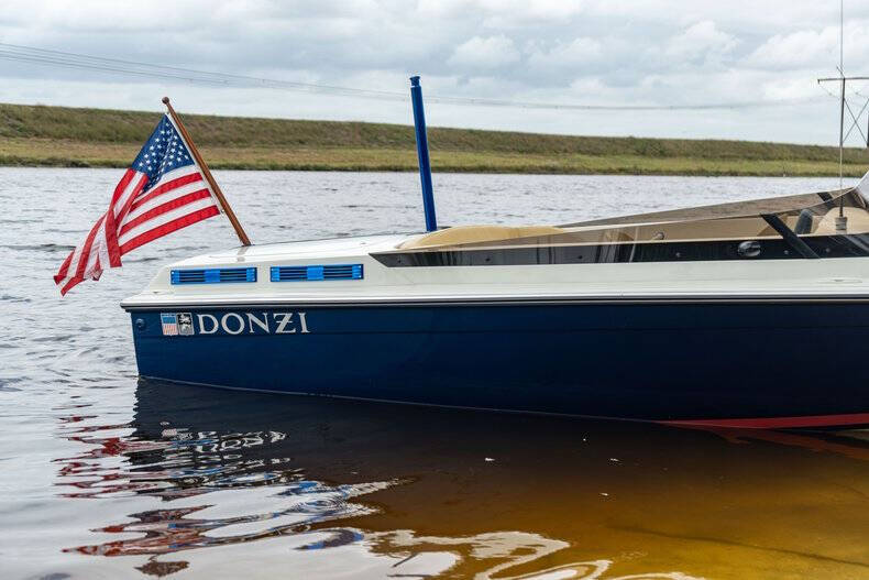 1986 Donzi Marine Minx 20'