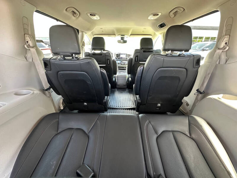 2020 Chrysler Pacifica Touring L Plus