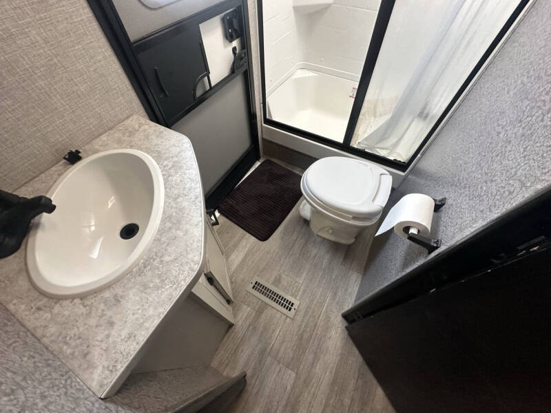 2022 FOR SALE!!  Jayco Jayfeather 27BHB