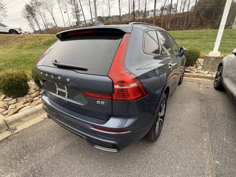 2025 Volvo XC60 B5 Plus Dark Theme