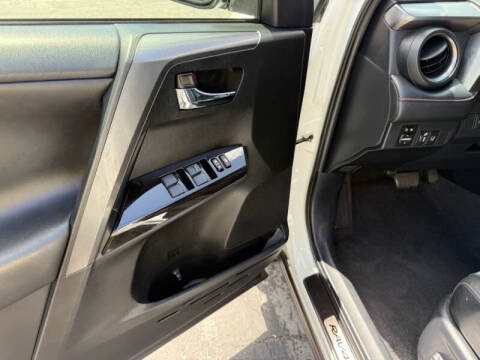 2017 Toyota RAV4 SE