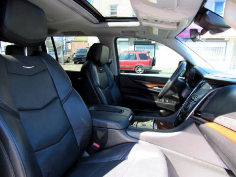 2018 Cadillac Escalade ESV Luxury