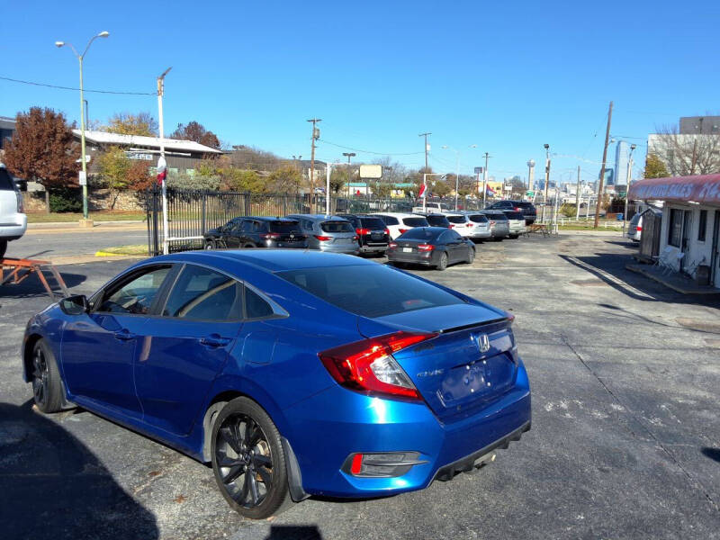 2019 Honda Civic Sport photo 4