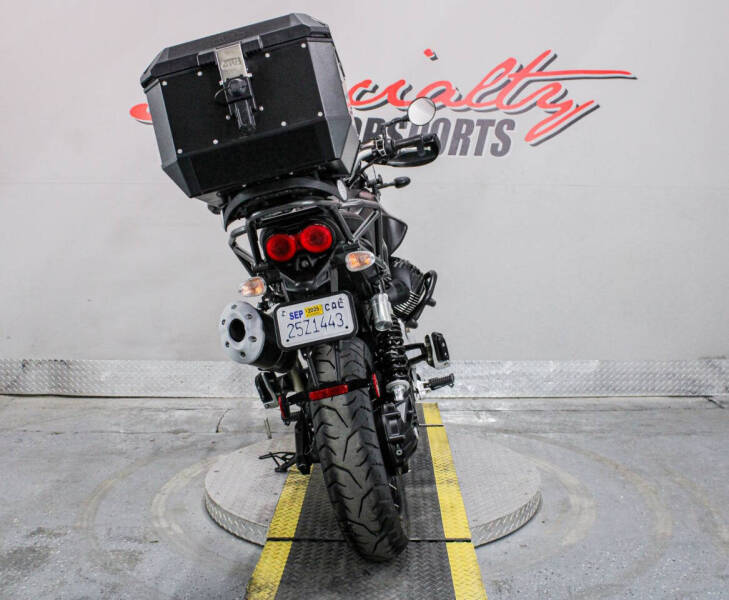 2022 Moto Guzzi V85TT