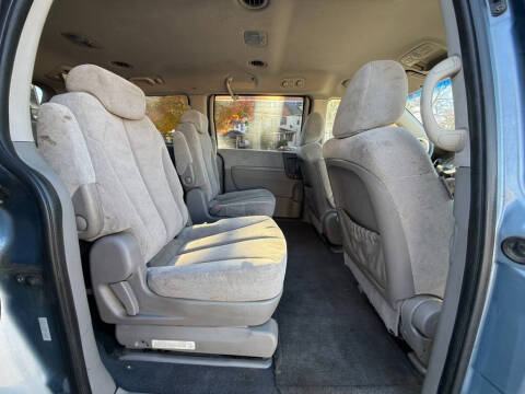 2008 Kia Sedona LX