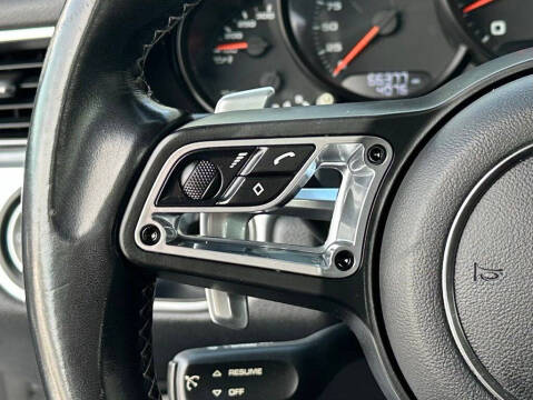 2018 Porsche 911 Carrera