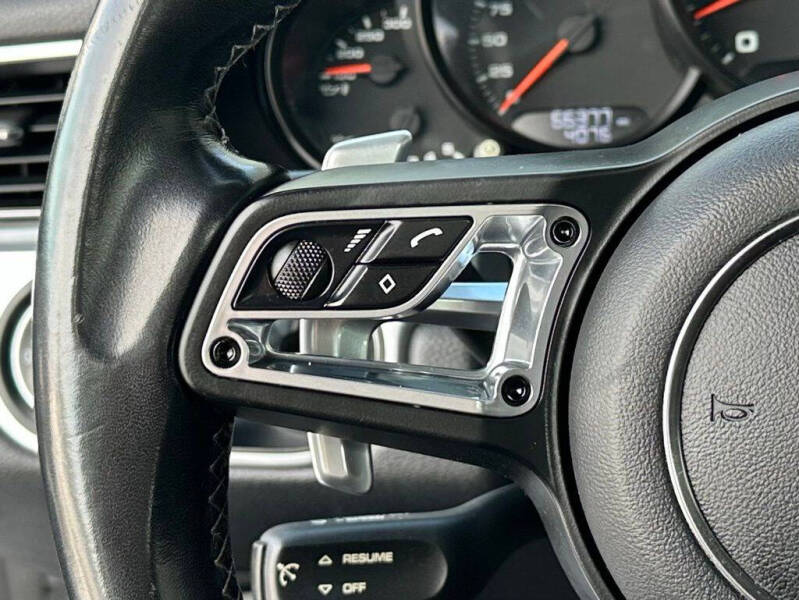 2018 Porsche 911 Carrera