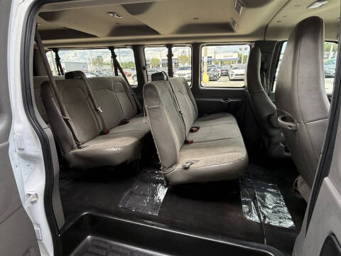 2017 Chevrolet Express LT 3500