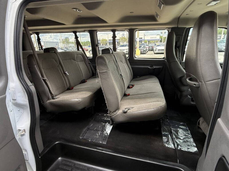 2017 Chevrolet Express LT 3500