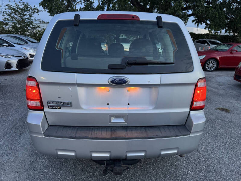 2011 Ford Escape XLS