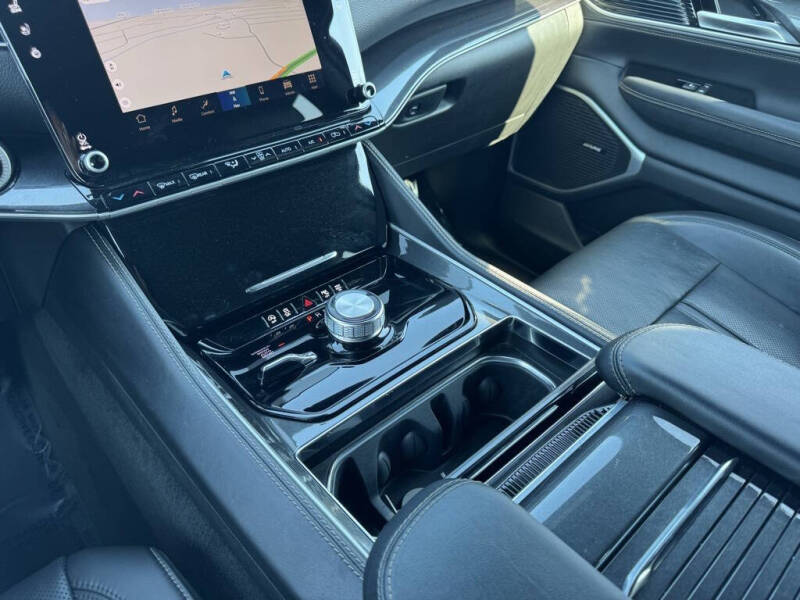 2024 Jeep Wagoneer L