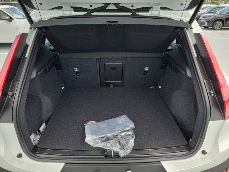 2026 Volvo XC40 B5 Core