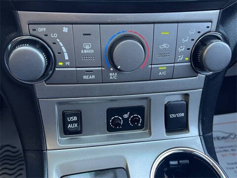 2013 Toyota Highlander SE