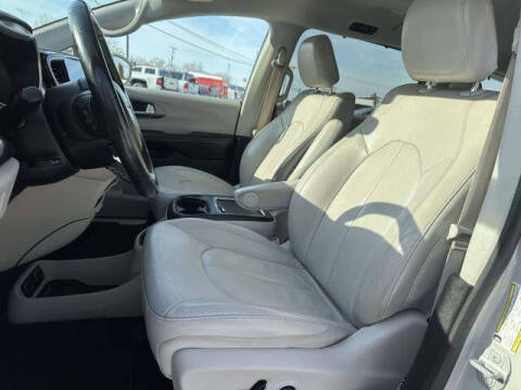 2021 Chrysler Pacifica Touring L