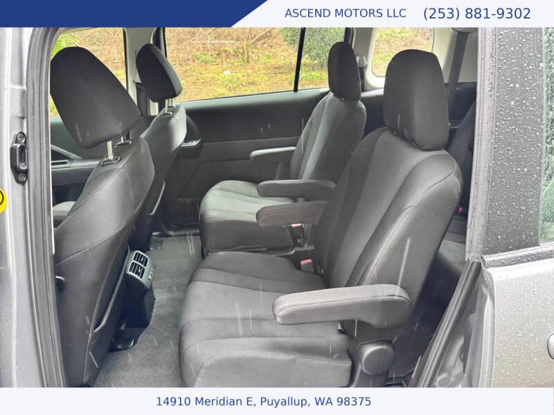 2015 Mazda MAZDA5 Sport