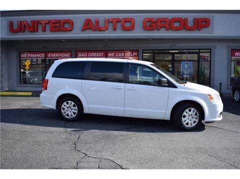2018 Dodge Grand Caravan for sale at United Auto Group in Putnam CT