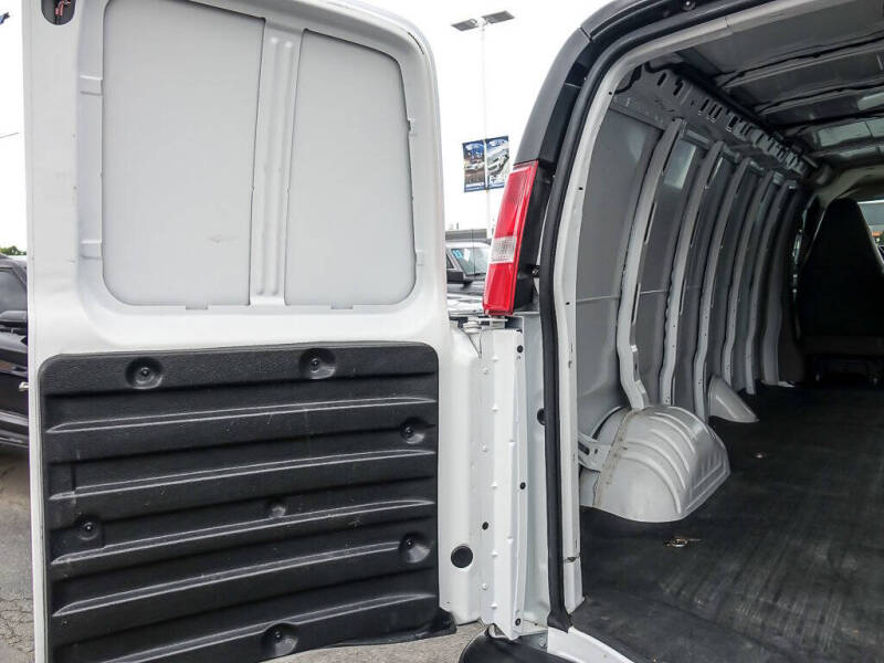 2024 Chevrolet Express 2500