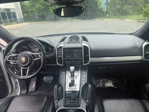 2016 Porsche Cayenne S