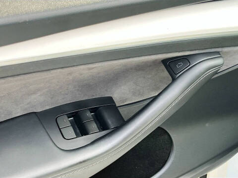 2024 Tesla Model Y Performance