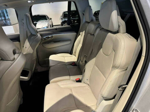 2022 Volvo XC90 T6 Inscription 7-Passenger