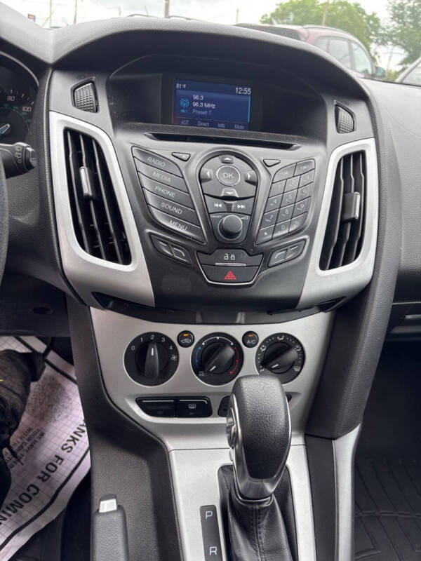 2014 Ford Focus SE