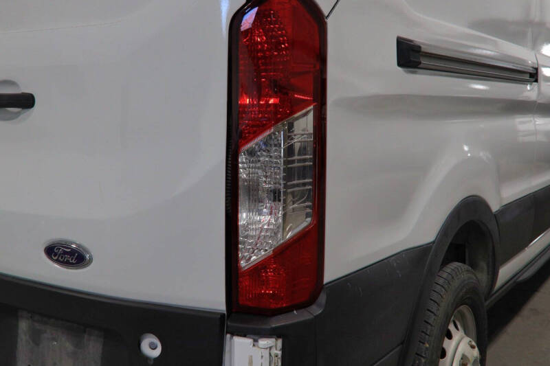 2022 Ford Transit 250