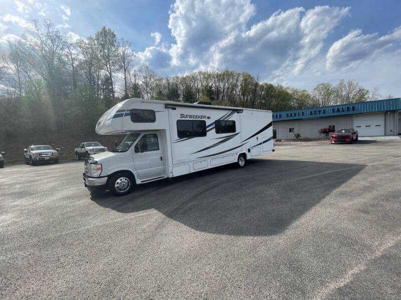 2021 Ford E-450 for sale at Ted Davis Auto Sales in Riverton WV