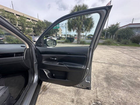 2020 Mitsubishi Outlander SE