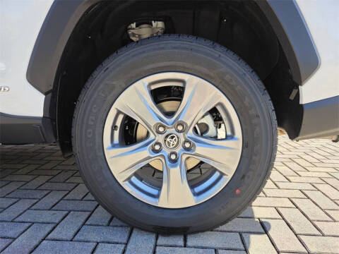 2025 Toyota RAV4 Hybrid LE