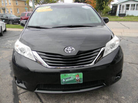 2017 Toyota Sienna LE 7-Passenger