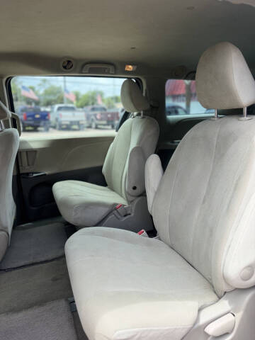 2012 Toyota Sienna Base 7-Passenger