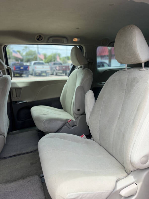 2012 Toyota Sienna Base 7-Passenger
