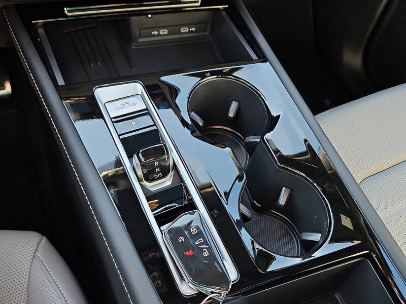 2026 Volkswagen Atlas Cross Sport SEL R-Line Black 4Motion