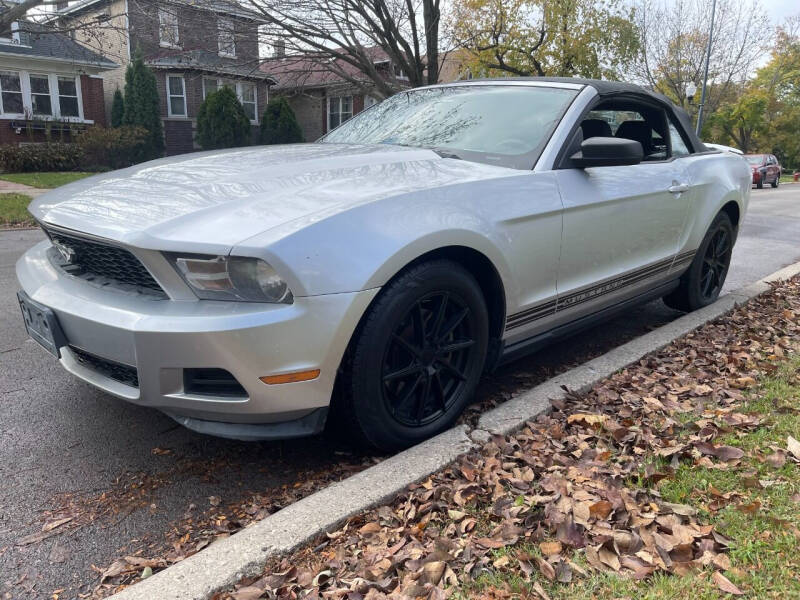 2012 Ford Mustang for sale at Apollo Motors INC in Chicago IL