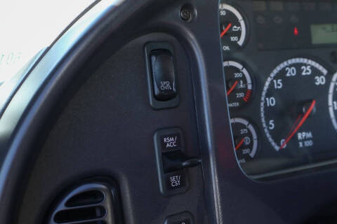 2014 Freightliner M2 106