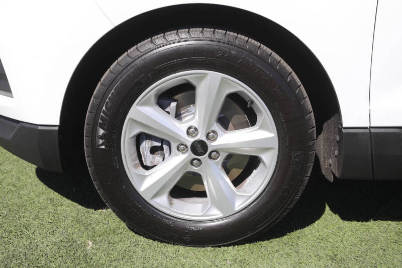2023 Ford Edge SE