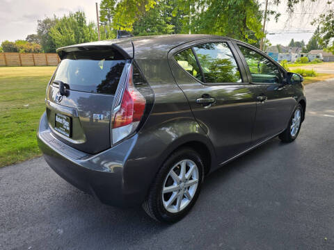 2016 Toyota Prius c One