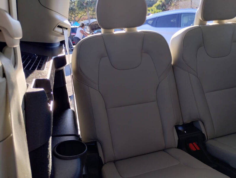 2019 Volvo XC90 T5 Momentum