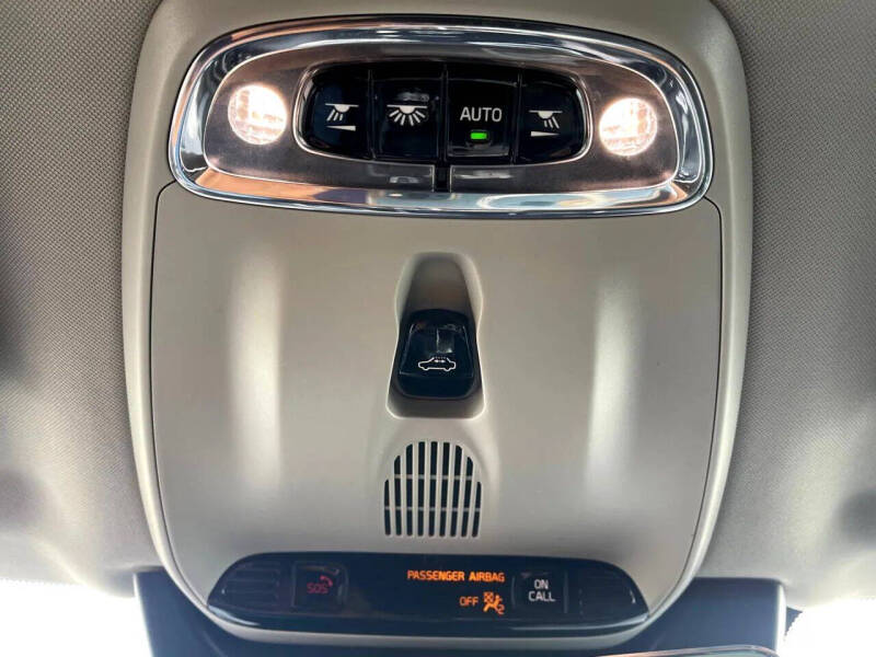 2019 Volvo XC90 T6 Momentum