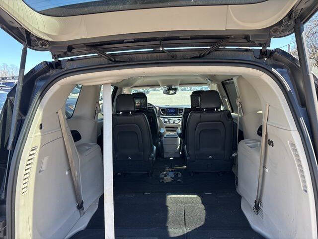 2017 Chrysler Pacifica Touring-L Plus