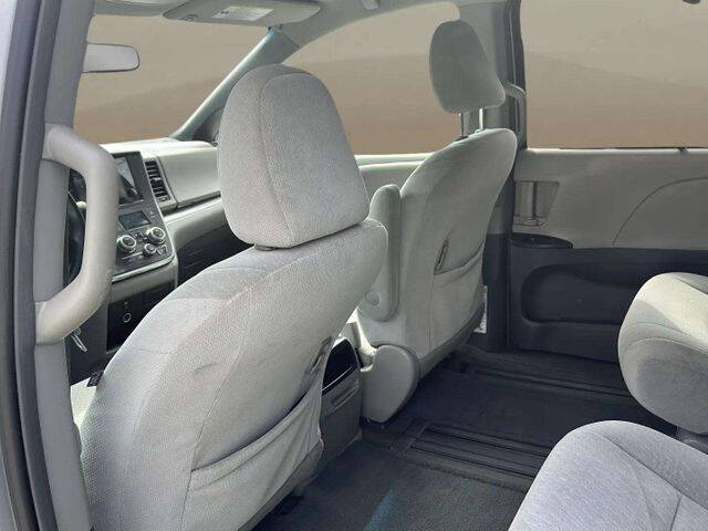 2015 Toyota Sienna LE 8-Passenger