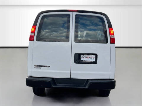 2023 Chevrolet Express 2500