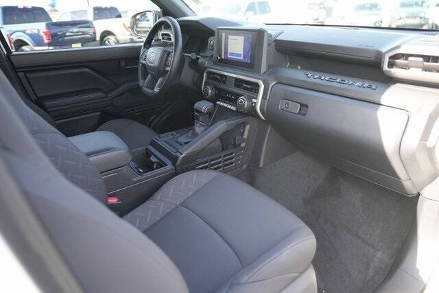 2025 Toyota Tacoma SR