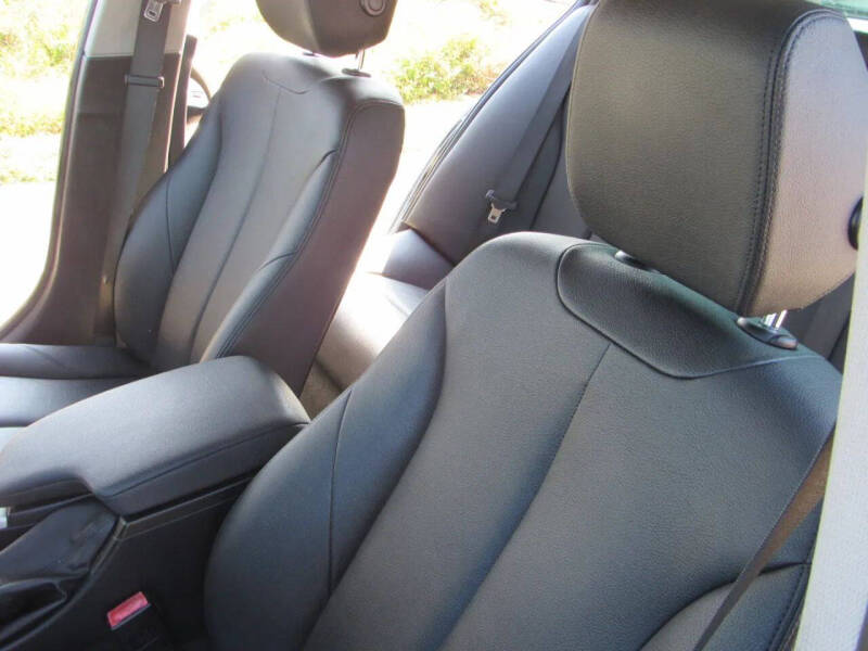 2017 BMW 3 Series 320i xDrive