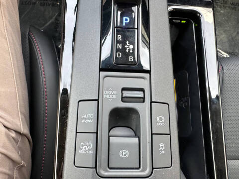 2025 Toyota Prius Plug-in Hybrid