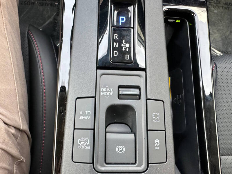 2025 Toyota Prius Plug-in Hybrid